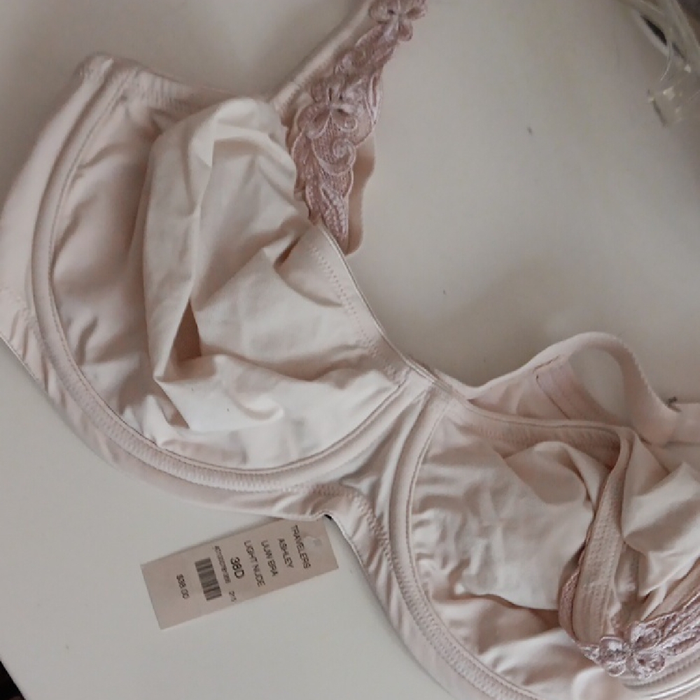 Soma 38D Underwire Light Nude Lace Bra